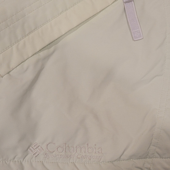 A Columbia Sportswear woman's small sized pistachio green/white  Hooded jacket - Picture 2 of 5